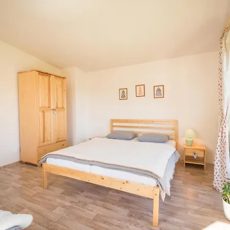 Emka Apartman *